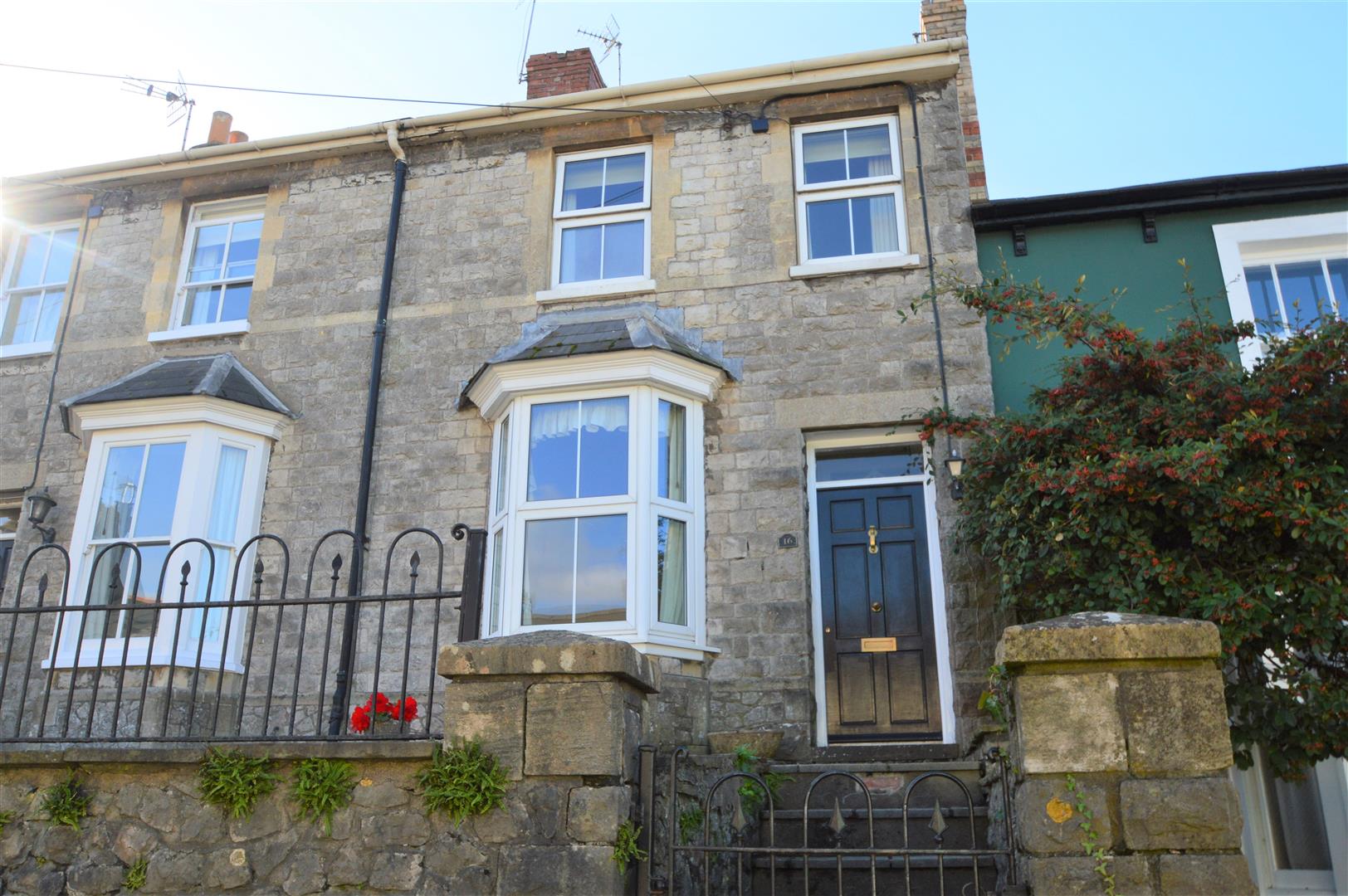 16 Eastgate Cowbridge Vale Of Glamorgan CF71 7DG